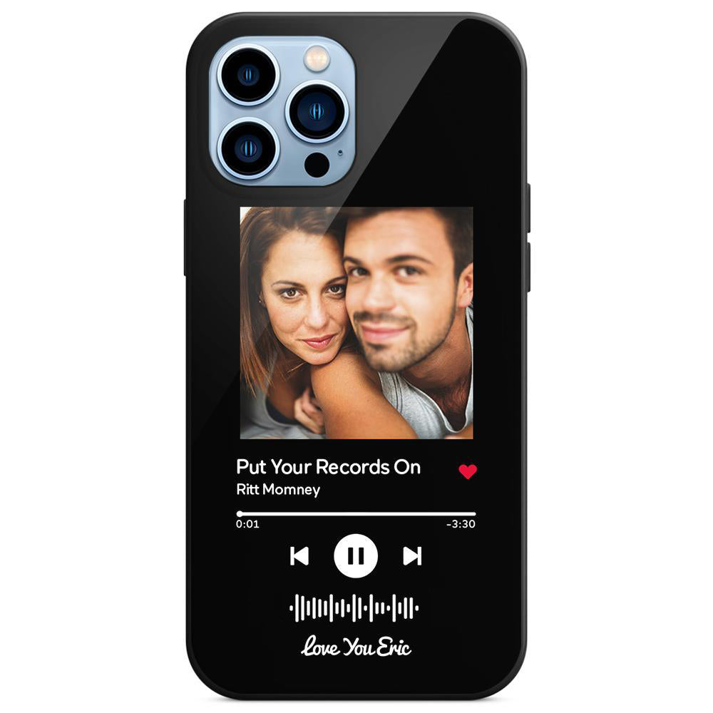 Deine schwarze Partner Handyhülle, verziert mit eurem gemeinsamen Song und Worten, hält die Romantik lebendig.